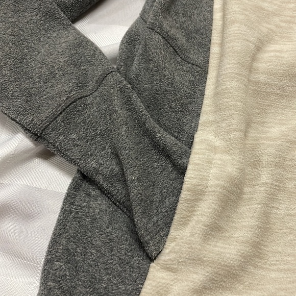 Lightweight half zip fleece - Picture 2 of 4